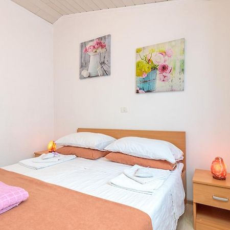 Apartments Sveti Leonard Oprtalj Eksteriør bilde